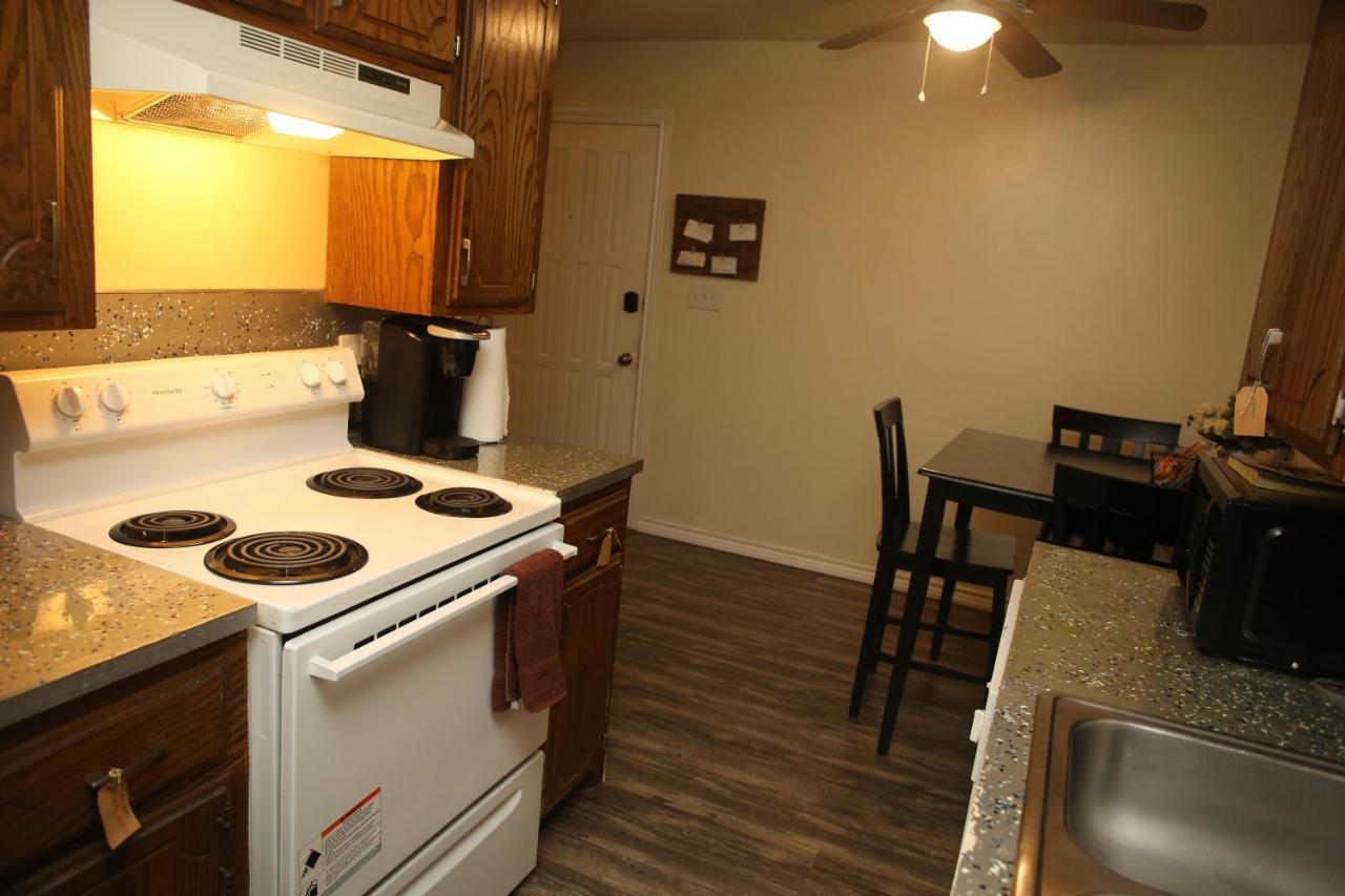 Apartmán 2 Bed/ 1 Bath Next To Ft. Sill Lawton Exteriér fotografie